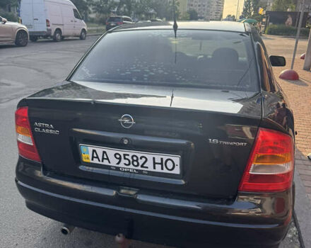Черный Опель Астра, объемом двигателя 1.6 л и пробегом 300 тыс. км за 3500 $, фото 5 на Automoto.ua
