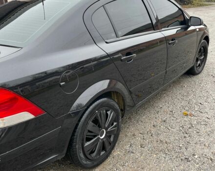 Черный Опель Астра, объемом двигателя 1.6 л и пробегом 180 тыс. км за 5200 $, фото 4 на Automoto.ua