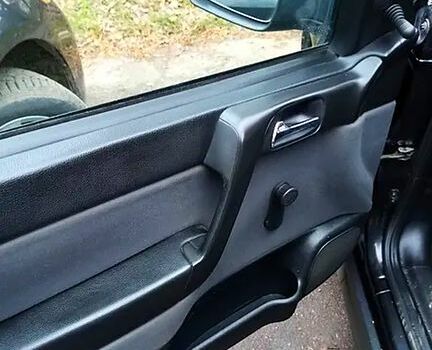 Черный Опель Астра, объемом двигателя 1.4 л и пробегом 155 тыс. км за 3500 $, фото 6 на Automoto.ua