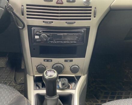 Опель Астра 2008 в Андрушевке на Automoto.ua Черный Опель Астра, объемом двигателя 1.6 л и пробегом 280 тыс. км за 3300 $, фото 6 на Automoto.ua