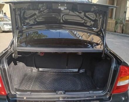 Черный Опель Астра, объемом двигателя 0 л и пробегом 177 тыс. км за 5400 $, фото 2 на Automoto.ua