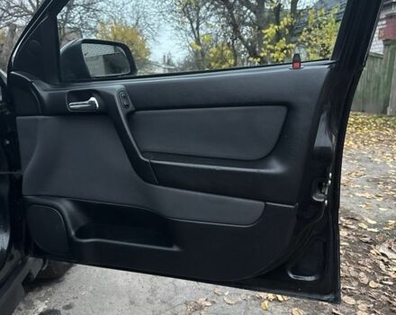 Черный Опель Астра, объемом двигателя 1.6 л и пробегом 250 тыс. км за 3750 $, фото 20 на Automoto.ua
