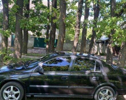 Черный Опель Астра, объемом двигателя 1.6 л и пробегом 470 тыс. км за 3000 $, фото 3 на Automoto.ua