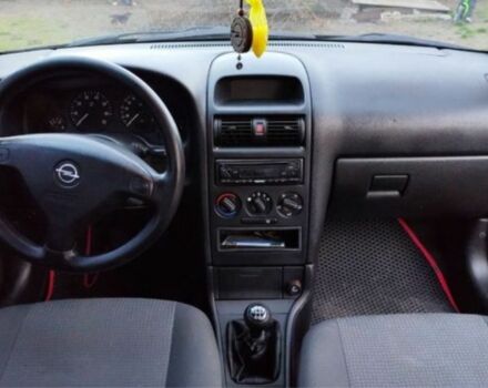 Черный Опель Астра, объемом двигателя 1.4 л и пробегом 176 тыс. км за 3850 $, фото 4 на Automoto.ua