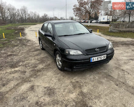 Черный Опель Астра, объемом двигателя 1.7 л и пробегом 300 тыс. км за 2999 $, фото 2 на Automoto.ua