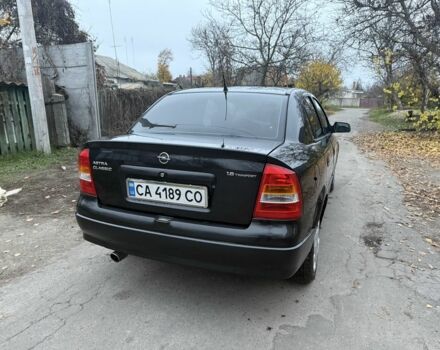 Черный Опель Астра, объемом двигателя 1.6 л и пробегом 250 тыс. км за 3750 $, фото 5 на Automoto.ua