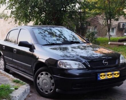 Черный Опель Астра, объемом двигателя 1.4 л и пробегом 176 тыс. км за 3850 $, фото 3 на Automoto.ua