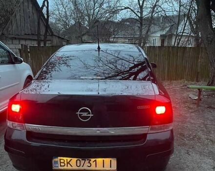 Черный Опель Астра, объемом двигателя 1.6 л и пробегом 172 тыс. км за 6950 $, фото 4 на Automoto.ua