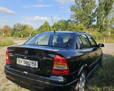 Черный Опель Астра, объемом двигателя 1.38 л и пробегом 144 тыс. км за 4600 $, фото 2 на Automoto.ua