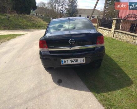 Черный Опель Астра, объемом двигателя 1.6 л и пробегом 159 тыс. км за 6000 $, фото 4 на Automoto.ua