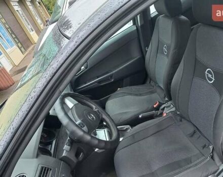 Черный Опель Астра, объемом двигателя 1.6 л и пробегом 310 тыс. км за 5000 $, фото 2 на Automoto.ua