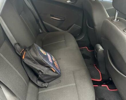 Черный Опель Астра, объемом двигателя 1.6 л и пробегом 150 тыс. км за 7777 $, фото 37 на Automoto.ua