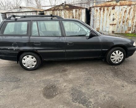 Черный Опель Астра, объемом двигателя 1.8 л и пробегом 100 тыс. км за 1250 $, фото 2 на Automoto.ua