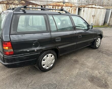 Черный Опель Астра, объемом двигателя 1.8 л и пробегом 100 тыс. км за 1250 $, фото 3 на Automoto.ua