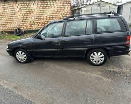 Черный Опель Астра, объемом двигателя 1.8 л и пробегом 100 тыс. км за 1250 $, фото 6 на Automoto.ua