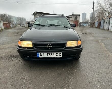 Черный Опель Астра, объемом двигателя 1.8 л и пробегом 100 тыс. км за 1250 $, фото 1 на Automoto.ua