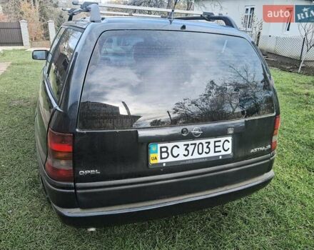 Черный Опель Астра, объемом двигателя 1.6 л и пробегом 270 тыс. км за 1750 $, фото 5 на Automoto.ua