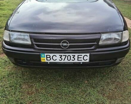 Черный Опель Астра, объемом двигателя 1.6 л и пробегом 270 тыс. км за 1750 $, фото 4 на Automoto.ua