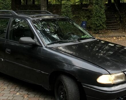 Черный Опель Астра, объемом двигателя 1.8 л и пробегом 1 тыс. км за 899 $, фото 1 на Automoto.ua