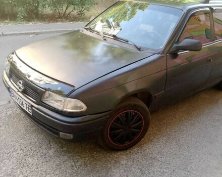 Черный Опель Астра, объемом двигателя 1.6 л и пробегом 500 тыс. км за 1850 $, фото 1 на Automoto.ua