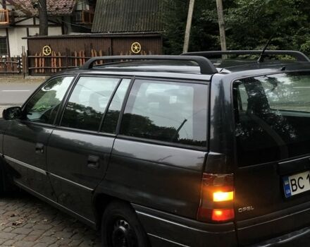 Черный Опель Астра, объемом двигателя 1.8 л и пробегом 1 тыс. км за 899 $, фото 5 на Automoto.ua