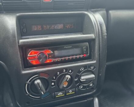 Черный Опель Астра, объемом двигателя 1.6 л и пробегом 341 тыс. км за 1000 $, фото 9 на Automoto.ua