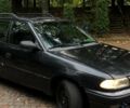 Черный Опель Астра, объемом двигателя 1.8 л и пробегом 340 тыс. км за 1100 $, фото 3 на Automoto.ua