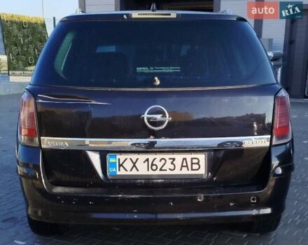 Черный Опель Астра, объемом двигателя 1.9 л и пробегом 355 тыс. км за 3700 $, фото 1 на Automoto.ua
