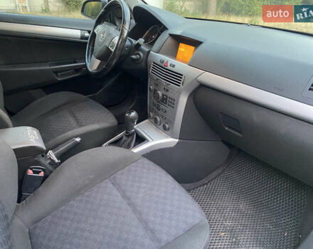 Черный Опель Астра, объемом двигателя 1.8 л и пробегом 250 тыс. км за 3700 $, фото 7 на Automoto.ua