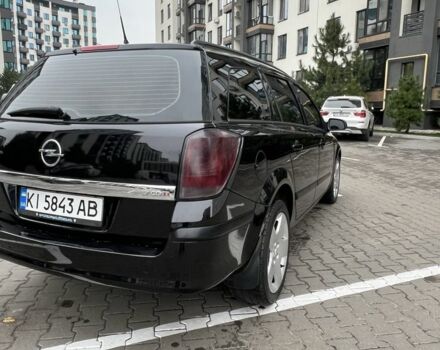 Черный Опель Астра, объемом двигателя 1.7 л и пробегом 330 тыс. км за 5200 $, фото 4 на Automoto.ua