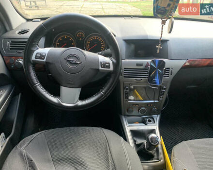 Опель Астра 2005 в Береговом на Automoto.ua Черный Опель Астра, объемом двигателя 1.7 л и пробегом 410 тыс. км за 3200 $, фото 2 на Automoto.ua