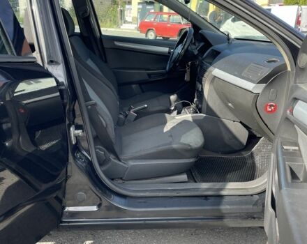 Черный Опель Астра, объемом двигателя 1.7 л и пробегом 320 тыс. км за 4250 $, фото 11 на Automoto.ua