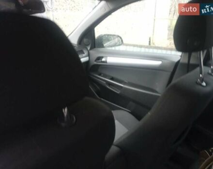 Черный Опель Астра, объемом двигателя 1.8 л и пробегом 198 тыс. км за 4800 $, фото 12 на Automoto.ua