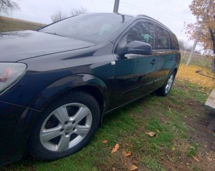 Черный Опель Астра, объемом двигателя 1.9 л и пробегом 320 тыс. км за 4999 $, фото 4 на Automoto.ua