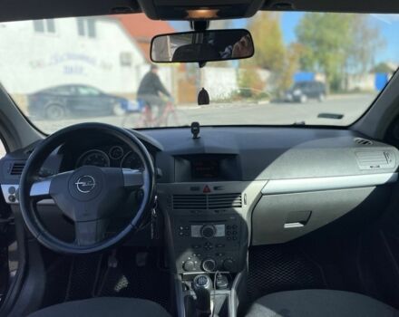 Черный Опель Астра, объемом двигателя 1.7 л и пробегом 320 тыс. км за 4250 $, фото 14 на Automoto.ua