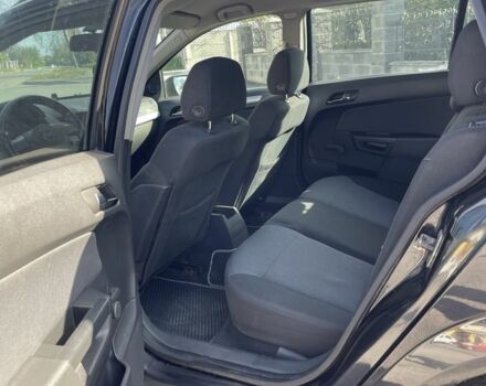 Черный Опель Астра, объемом двигателя 1.7 л и пробегом 320 тыс. км за 4250 $, фото 13 на Automoto.ua