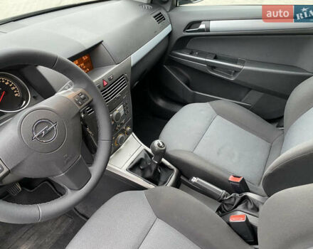 Черный Опель Астра, объемом двигателя 1.6 л и пробегом 231 тыс. км за 4800 $, фото 18 на Automoto.ua