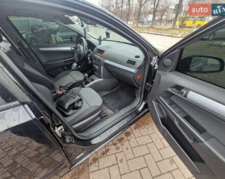 Черный Опель Астра, объемом двигателя 1.6 л и пробегом 229 тыс. км за 5400 $, фото 28 на Automoto.ua