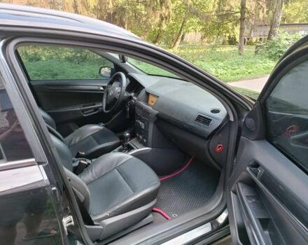 Черный Опель Астра, объемом двигателя 1.9 л и пробегом 250 тыс. км за 4500 $, фото 5 на Automoto.ua