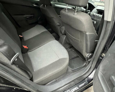 Черный Опель Астра, объемом двигателя 1.7 л и пробегом 330 тыс. км за 5200 $, фото 22 на Automoto.ua