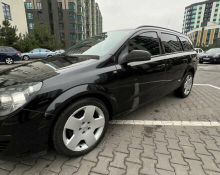 Черный Опель Астра, объемом двигателя 1.7 л и пробегом 330 тыс. км за 5200 $, фото 6 на Automoto.ua