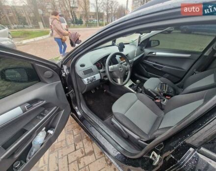 Черный Опель Астра, объемом двигателя 1.6 л и пробегом 229 тыс. км за 5400 $, фото 27 на Automoto.ua