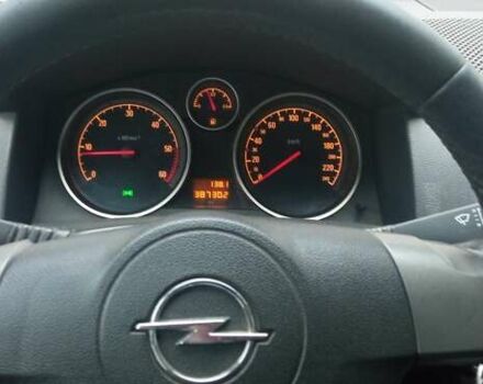 Черный Опель Астра, объемом двигателя 1.69 л и пробегом 387 тыс. км за 3500 $, фото 2 на Automoto.ua