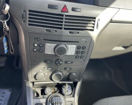 Черный Опель Астра, объемом двигателя 1.7 л и пробегом 320 тыс. км за 4250 $, фото 17 на Automoto.ua