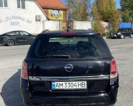 Черный Опель Астра, объемом двигателя 1.7 л и пробегом 320 тыс. км за 4250 $, фото 5 на Automoto.ua