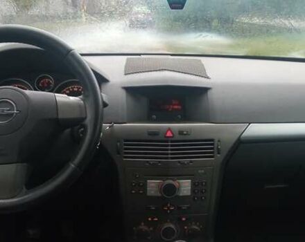 Черный Опель Астра, объемом двигателя 1.69 л и пробегом 387 тыс. км за 3500 $, фото 6 на Automoto.ua