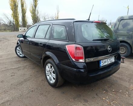 Черный Опель Астра, объемом двигателя 1.7 л и пробегом 333 тыс. км за 1900 $, фото 4 на Automoto.ua