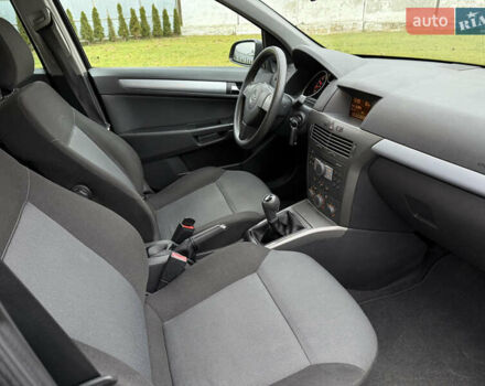 Чорний Опель Астра, об'ємом двигуна 1.6 л та пробігом 210 тис. км за 4750 $, фото 13 на Automoto.ua