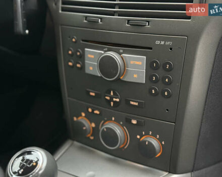 Чорний Опель Астра, об'ємом двигуна 1.6 л та пробігом 210 тис. км за 4750 $, фото 15 на Automoto.ua