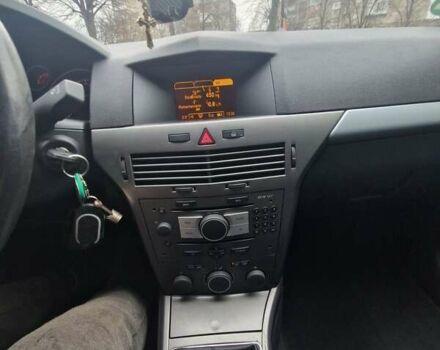 Черный Опель Астра, объемом двигателя 1.6 л и пробегом 229 тыс. км за 5400 $, фото 32 на Automoto.ua